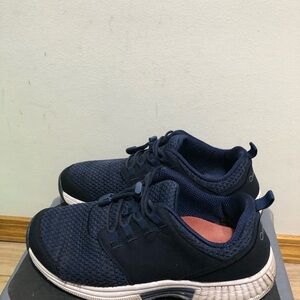 Orthofeet Women's Navy Blue Orthopedic Knit Francis No-Tie Sneakers Size W9